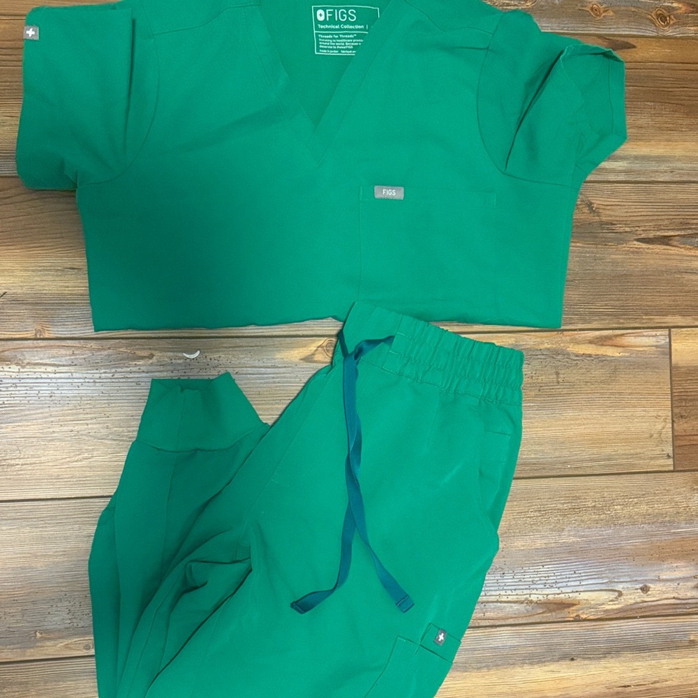 Figs Green V-Neck Scrub Top & Drawstring Pants